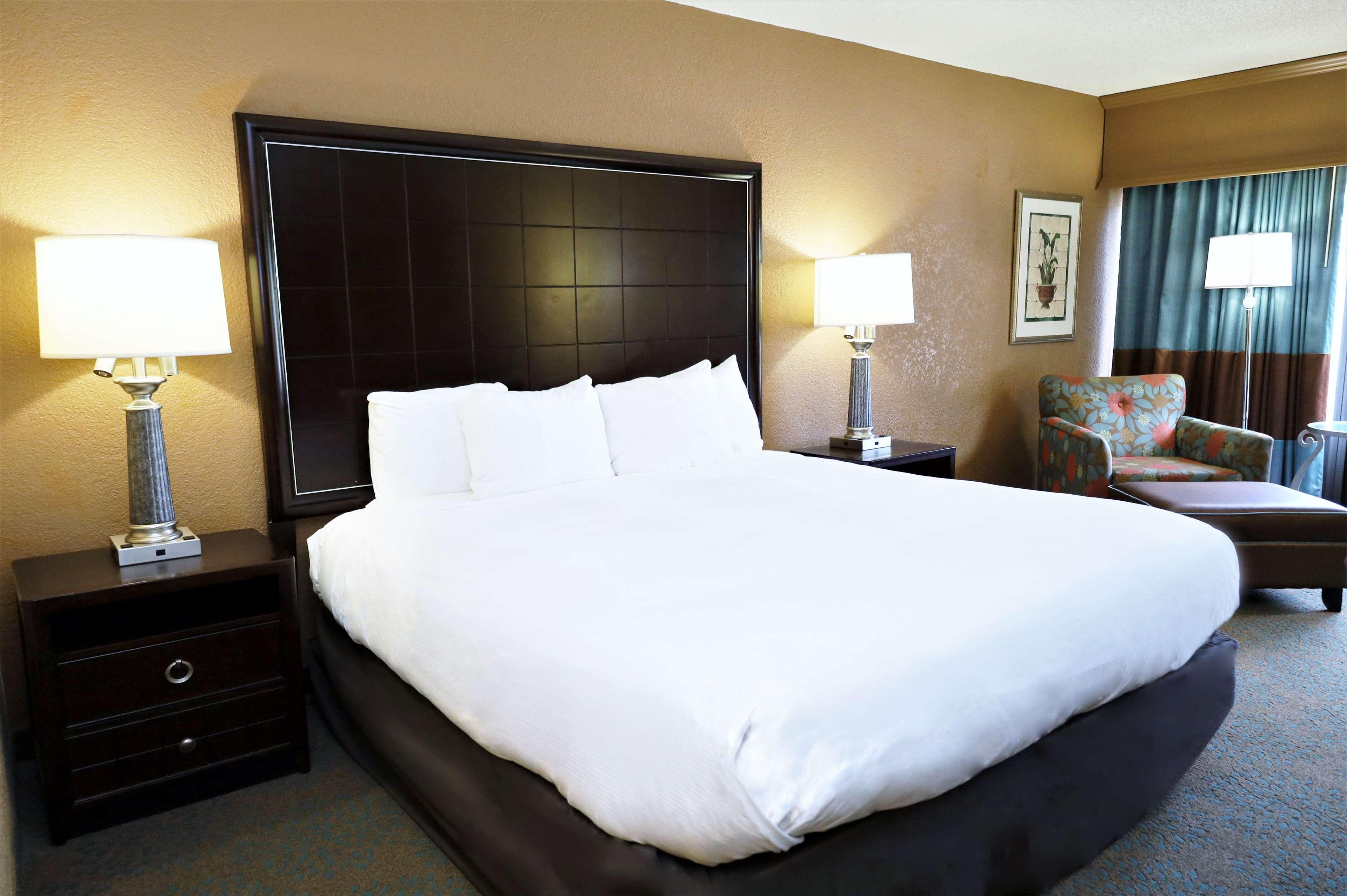 Doubletree By Hilton Columbus Exterior foto
