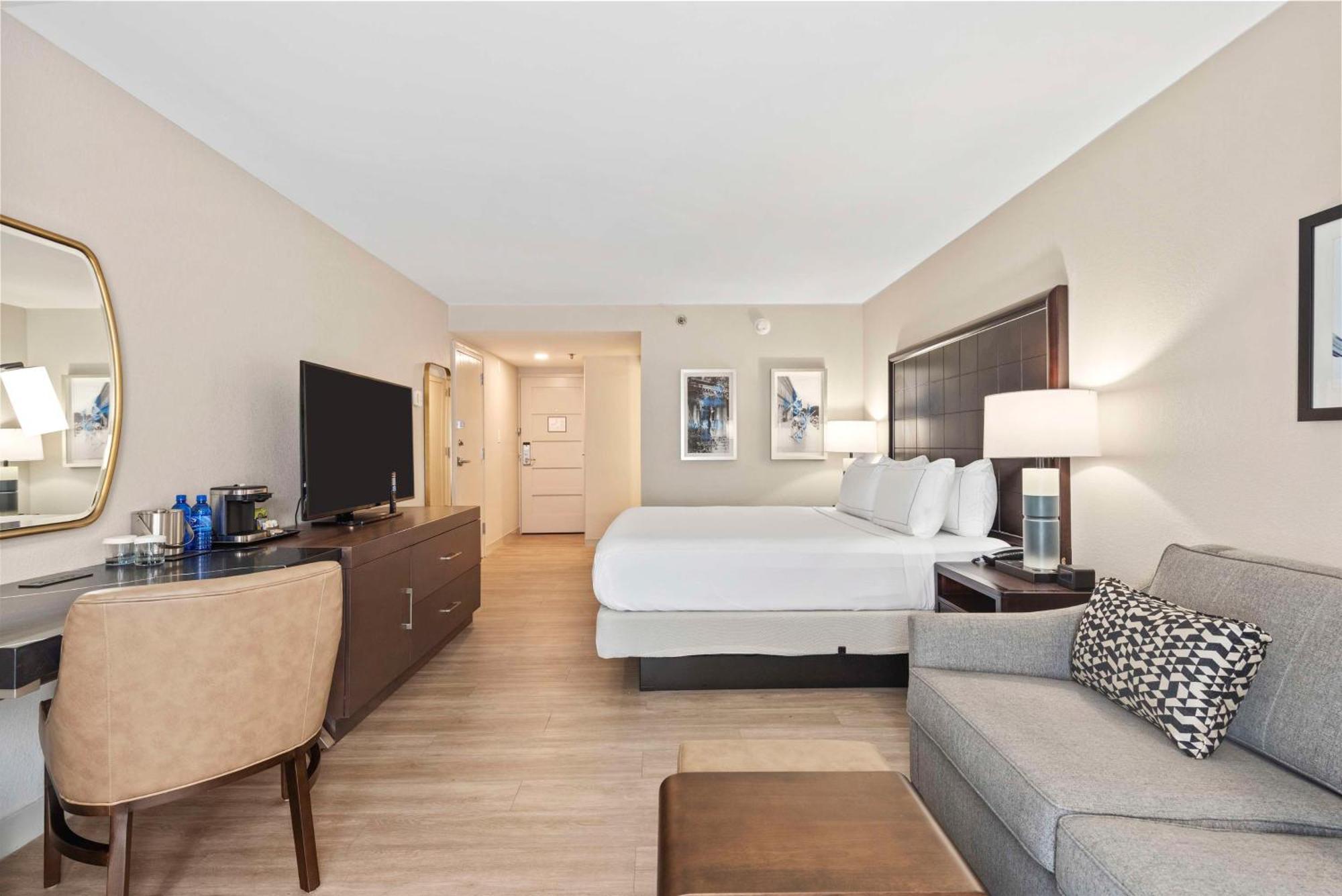 Doubletree By Hilton Columbus Exterior foto