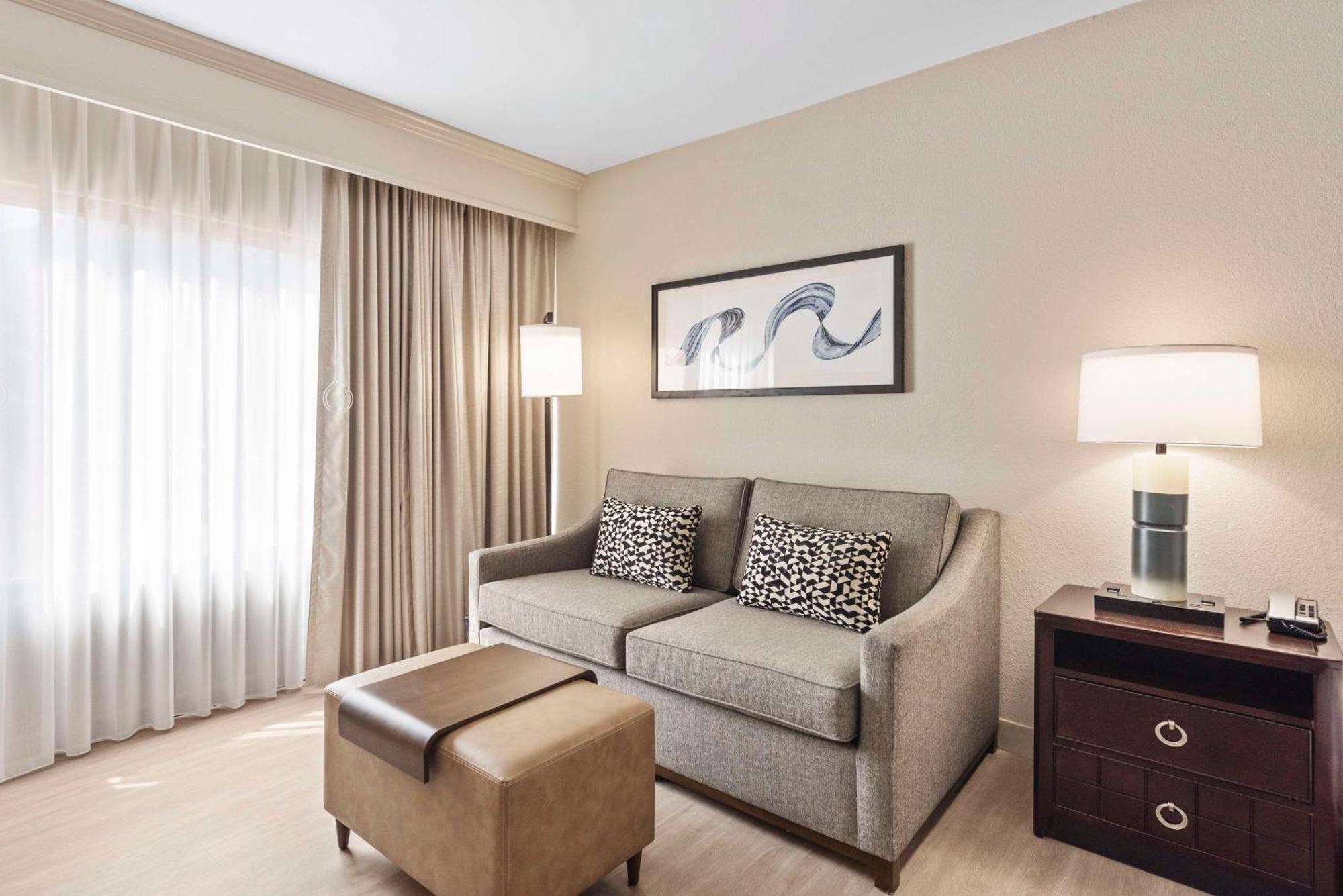 Doubletree By Hilton Columbus Exterior foto