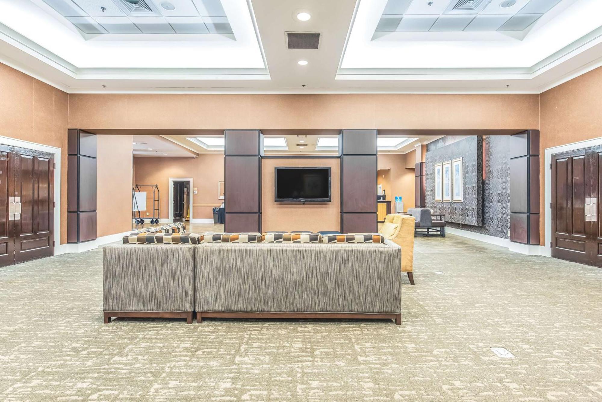 Doubletree By Hilton Columbus Exterior foto